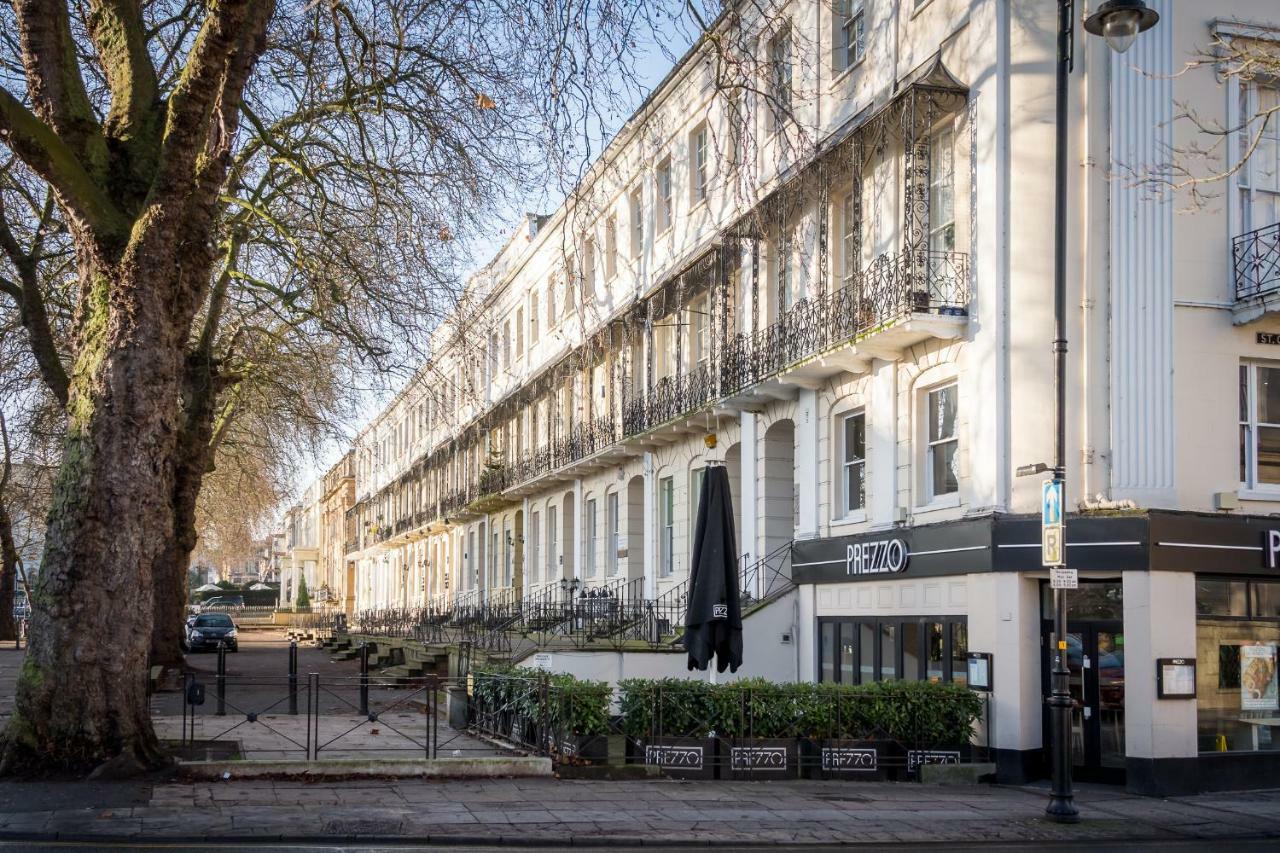 2 Bedroom Town Centre Apartment Cheltenham Exterior foto